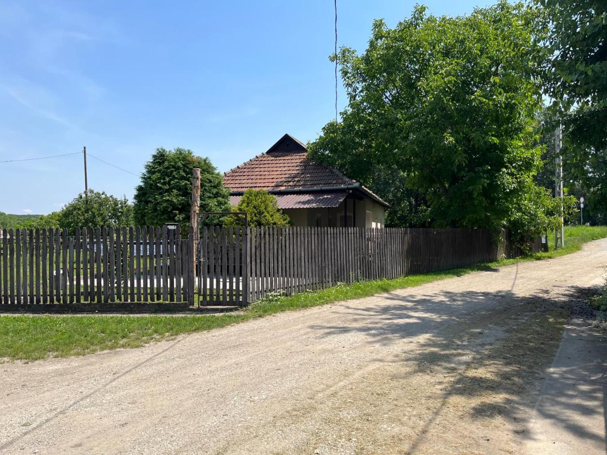 Tiszavirag Apartman Tiszakeszi Exterior photo
